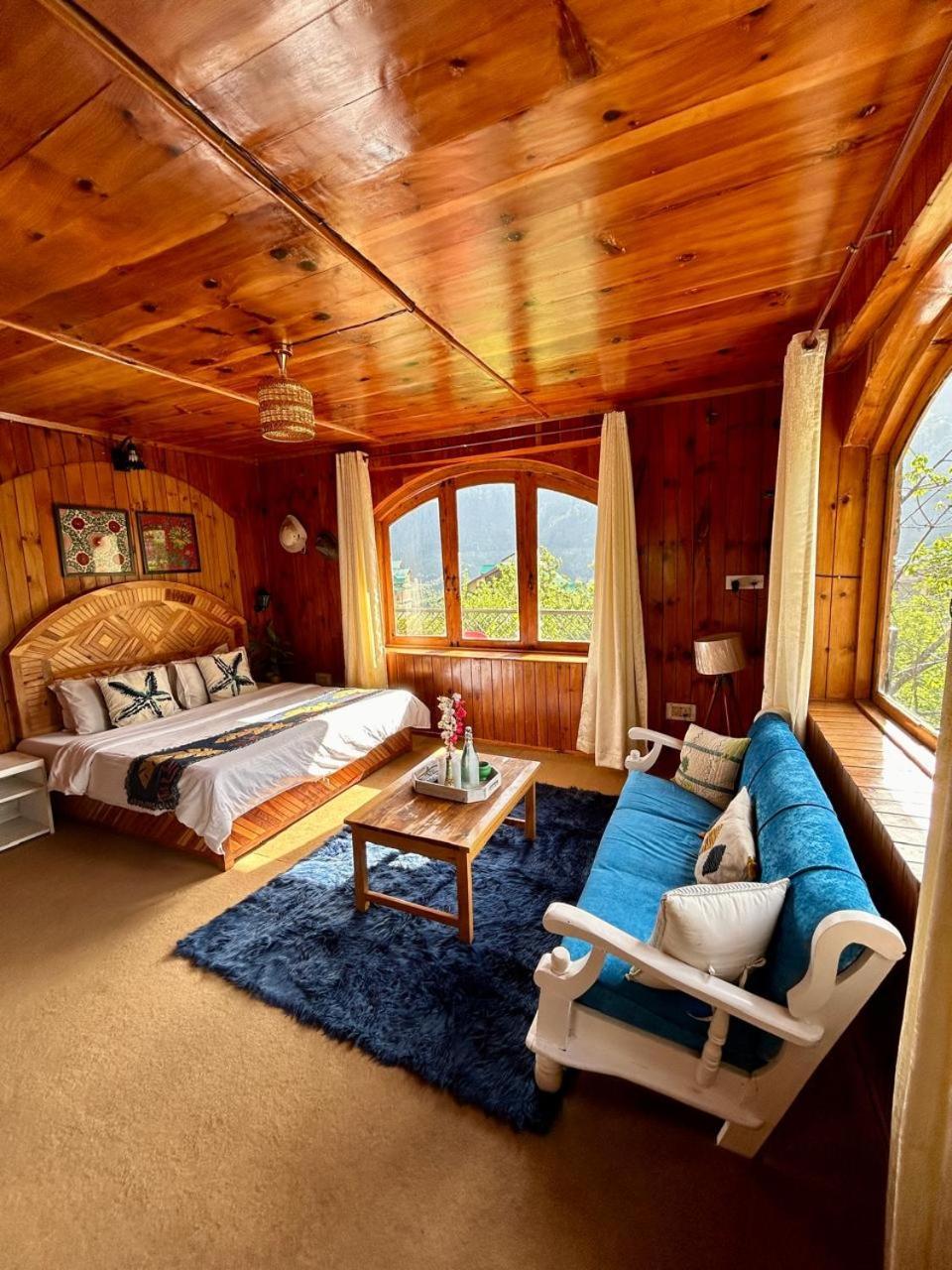 The Woodshed Villa Manāli Екстериор снимка