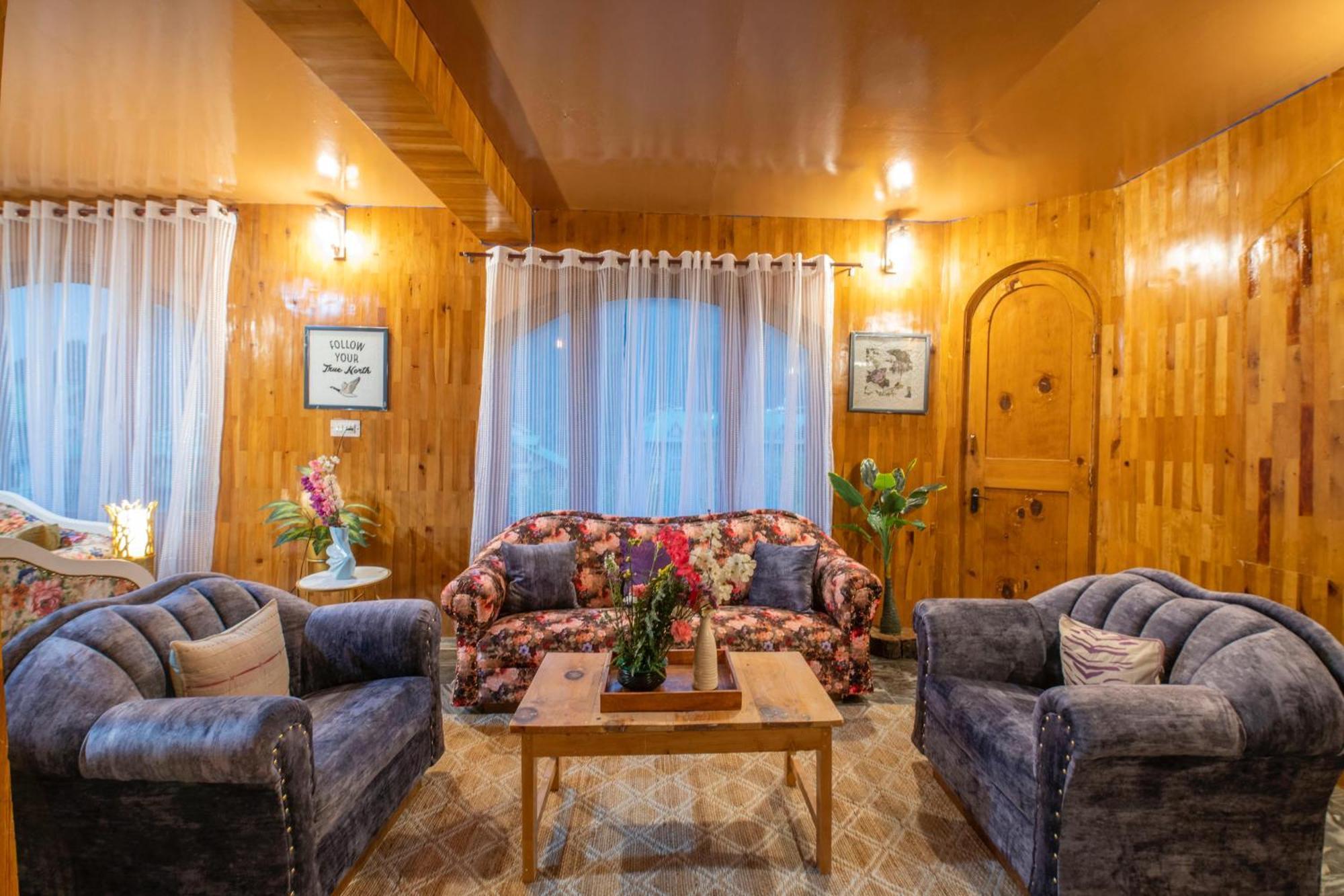 The Woodshed Villa Manāli Екстериор снимка