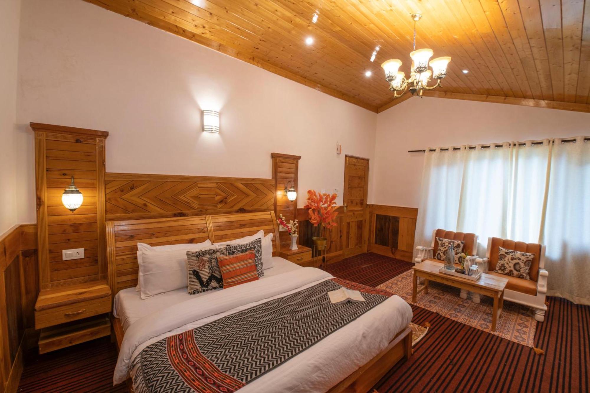 The Woodshed Villa Manāli Екстериор снимка