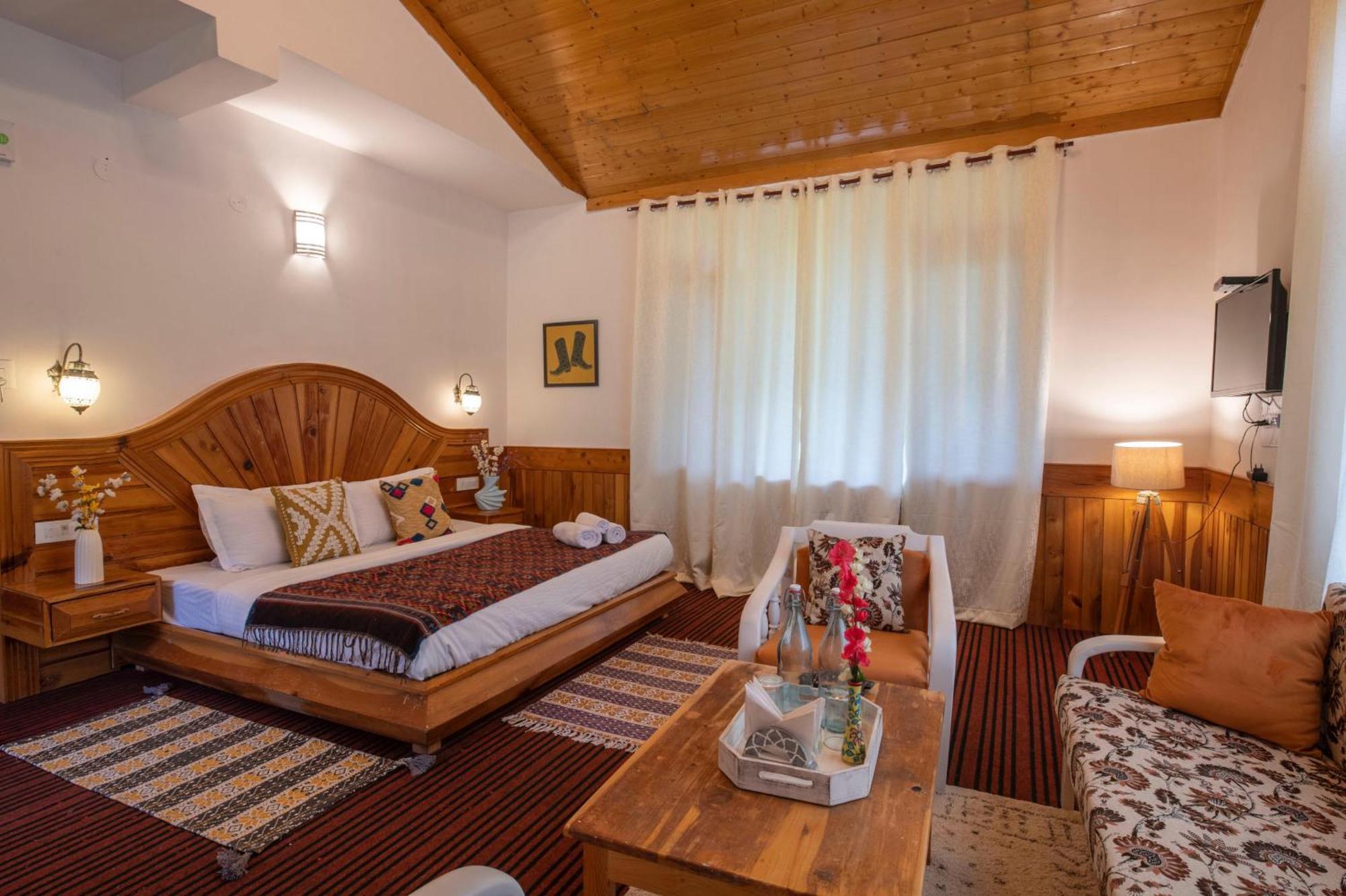 The Woodshed Villa Manāli Екстериор снимка