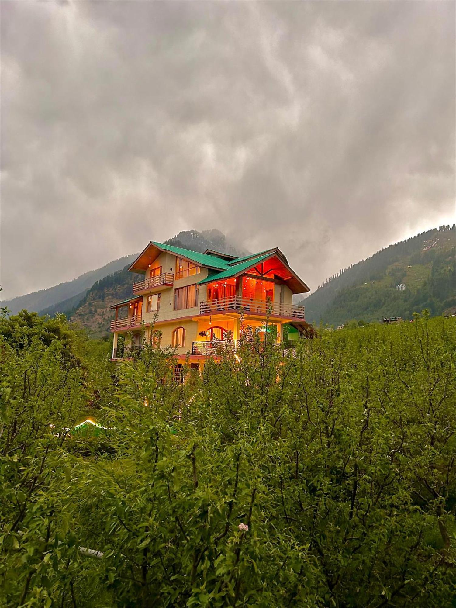 The Woodshed Villa Manāli Екстериор снимка