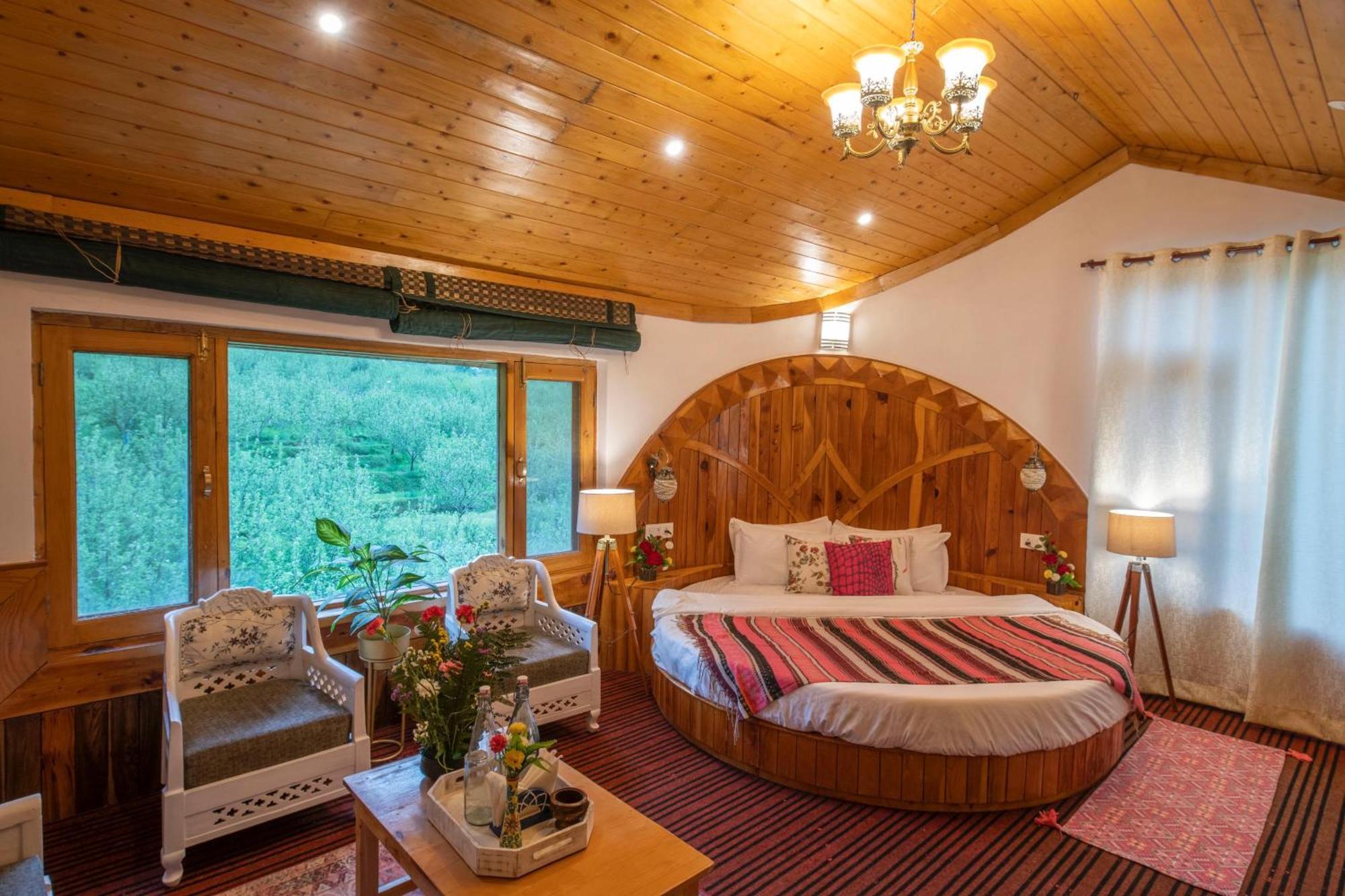 The Woodshed Villa Manāli Екстериор снимка